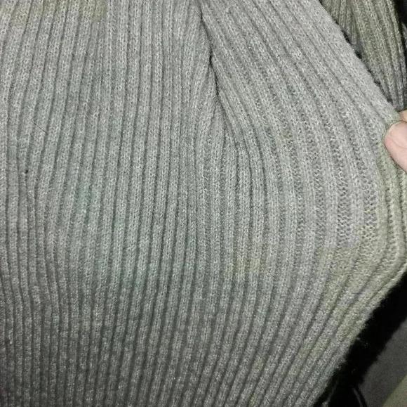 Calvin Klein Grey 85x12 inch Scarf NWT - Picture 5 of 10